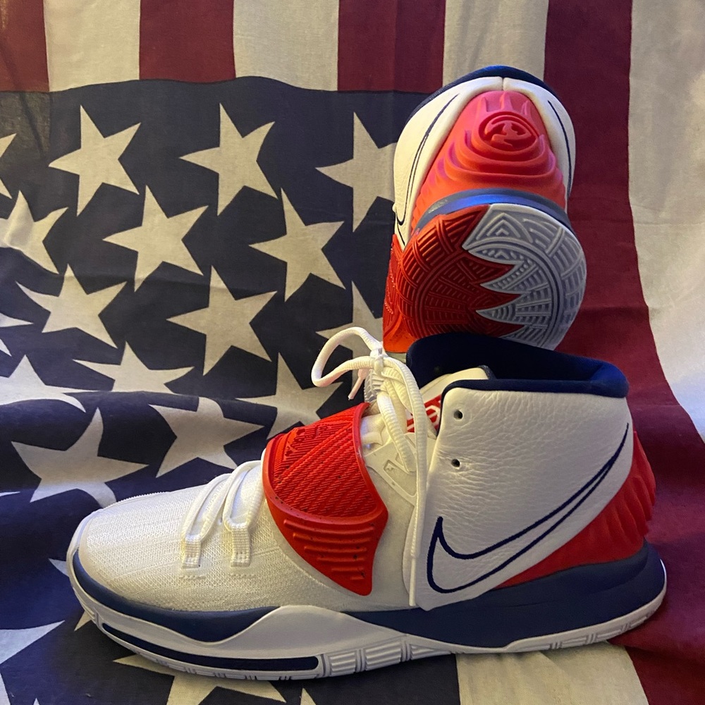 NIKE KYRIE 6